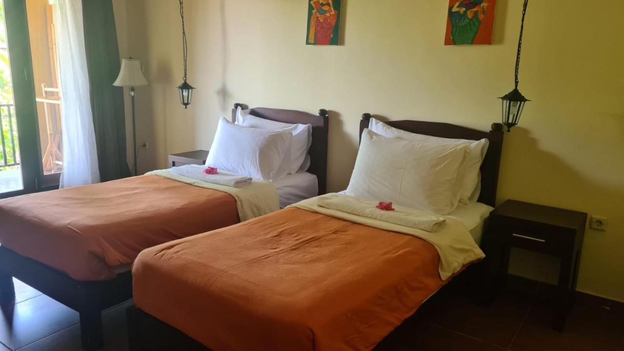 Dalia Budget Hotel Senggigi Exteriör bild