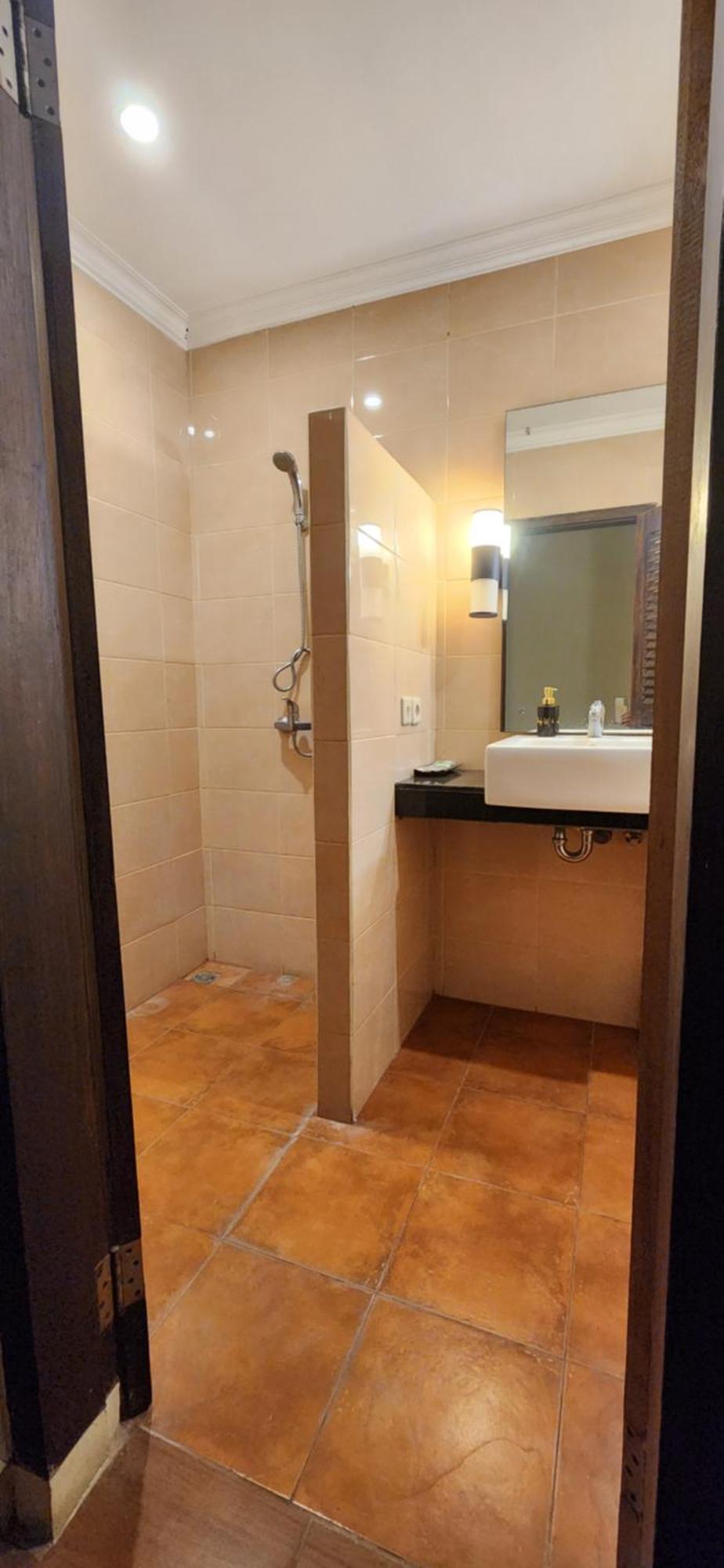 Dalia Budget Hotel Senggigi Exteriör bild